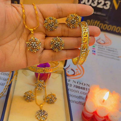 Diamond Cut Set With Versace Kangan
