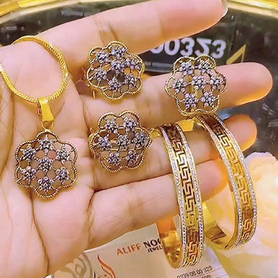 Diamond Cut Set with Versace kangan