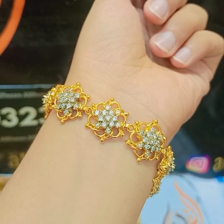 Diamond Cut Flower Bracelet