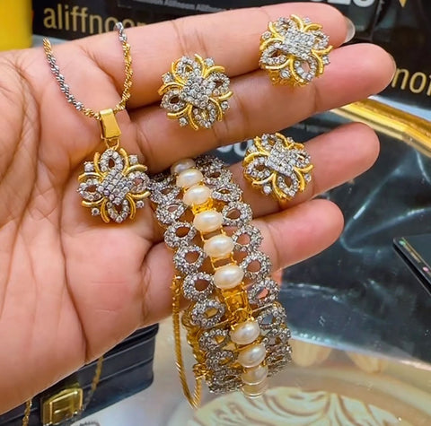 Diamond Cut Set With Pearl Kera