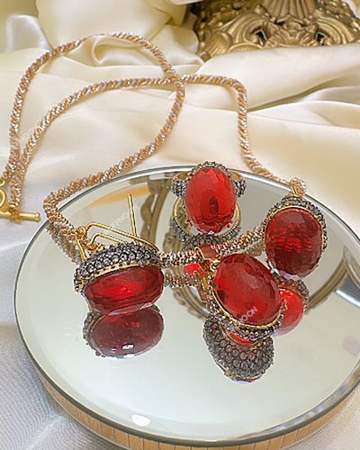 Doublet Stone with Zircon Set