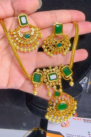 Emerald Stone Rani Haar