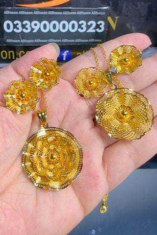 Fine Quality Locket with Earrings and Chain