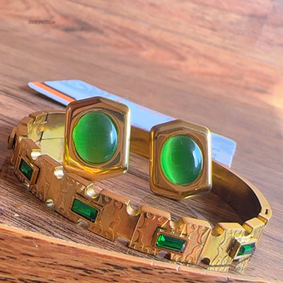 Green Stone Tops With Bracelet