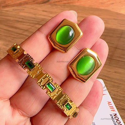 Green Stone Tops With Bracelet