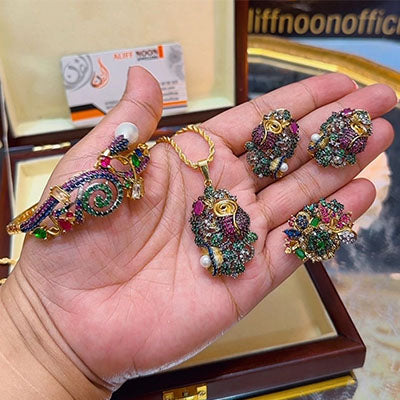 Pearl Peacock 3d Diamond Cut Set