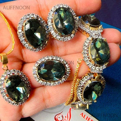 Qasa Diamond Cut Set