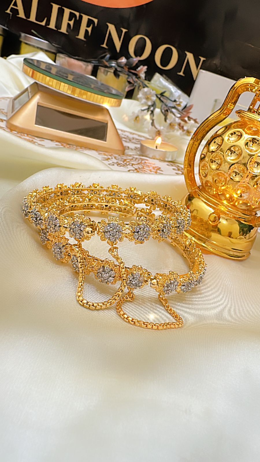 Diamond cut gold plated openable kere