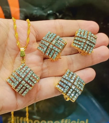 White Square Shape Diamond Cut Set