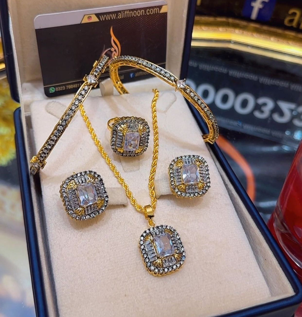 Square diamond cut set