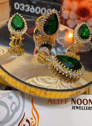 Hurram Sultan Chandi Set
With Emerald Stone Zircon - Gold Plated