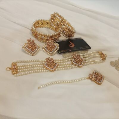 Full Bridal Set Hand Made Gold Plated with Pearls