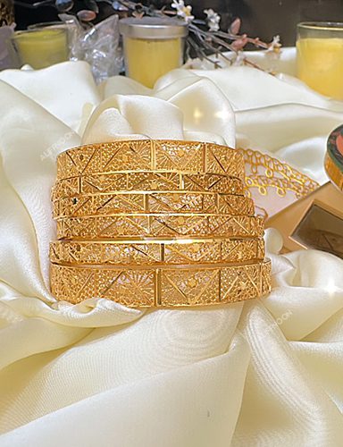 21-kerat-Gold-plated-Bangles-set-with-design
