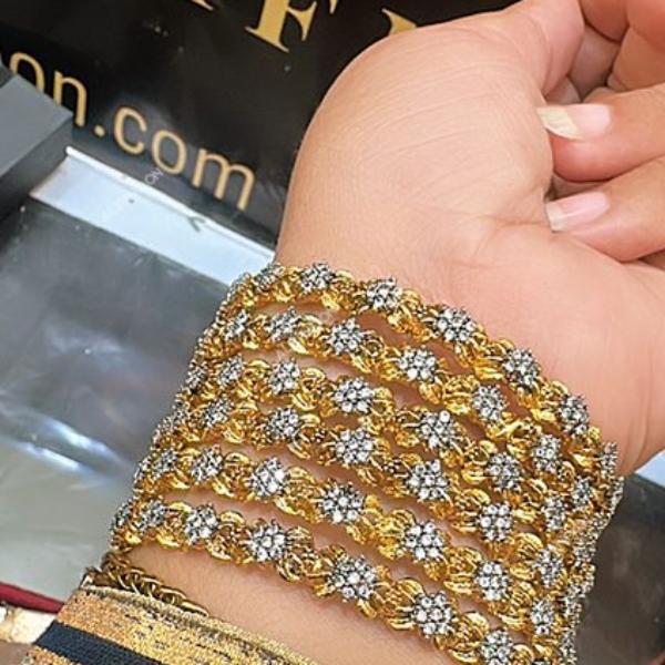Diamond-cut-with-jerao-zircon-and-gold-plating-Bangles