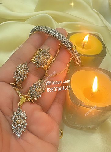 Diamond-cut-with-jeroa-zircon-and-gold-plated-set-with-kere1