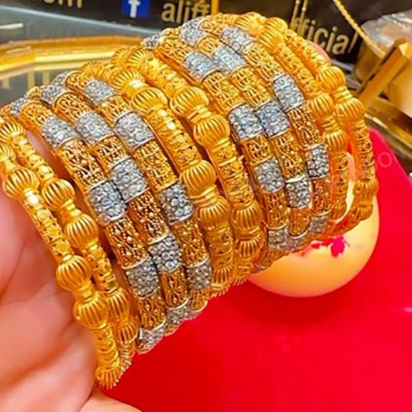 Diamond-cut-and-Gold-dipped-Bangles-set