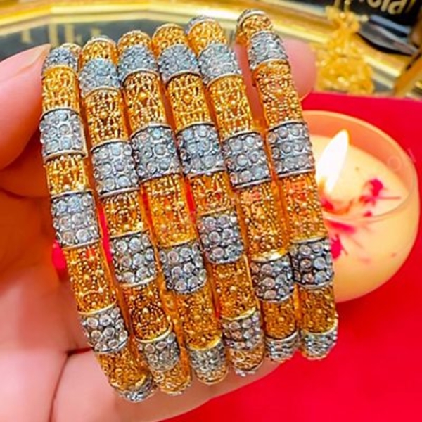 Diamond-cut-with-Gold-dipped-design-Bangles