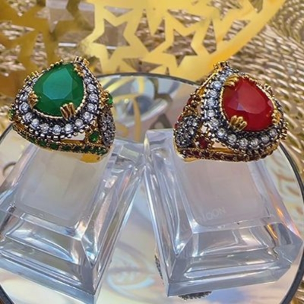 Emerald-and-ruby-ring